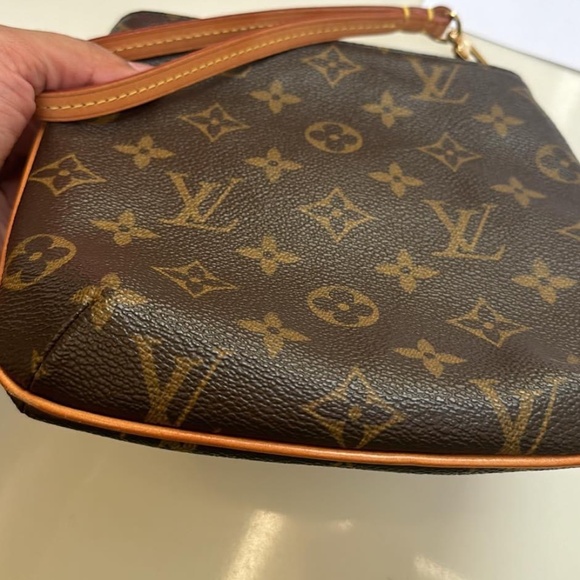 Louis Vuitton Partition Wristlet - Picture 6 of 8